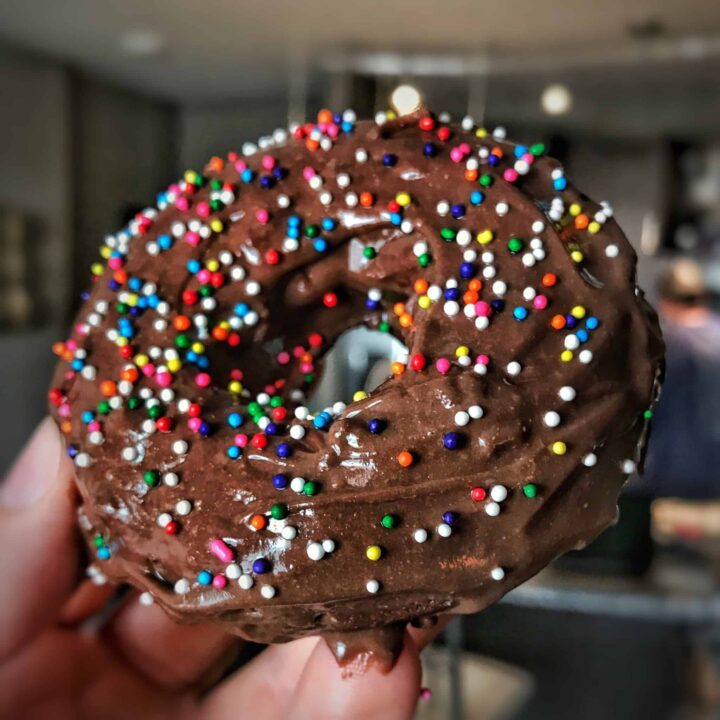chocolate protein donuts recipe with sprinkles