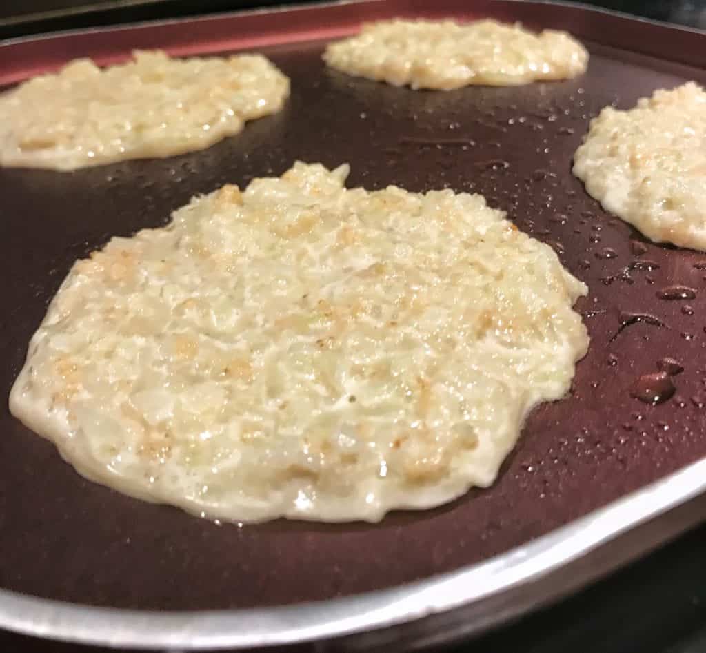 Three-Ingredient Cauliflower Buns with 117 Calories and 15g of Protein