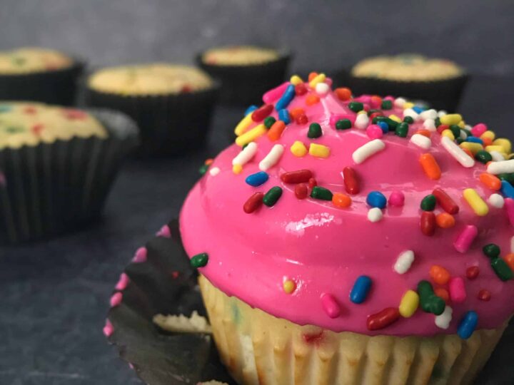 https://masonfit.com/wp-content/uploads/2018/08/birthday-cake-protein-cupcakes-720x540.jpg