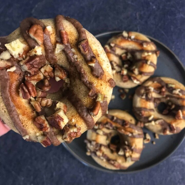 high protein apple pie donuts