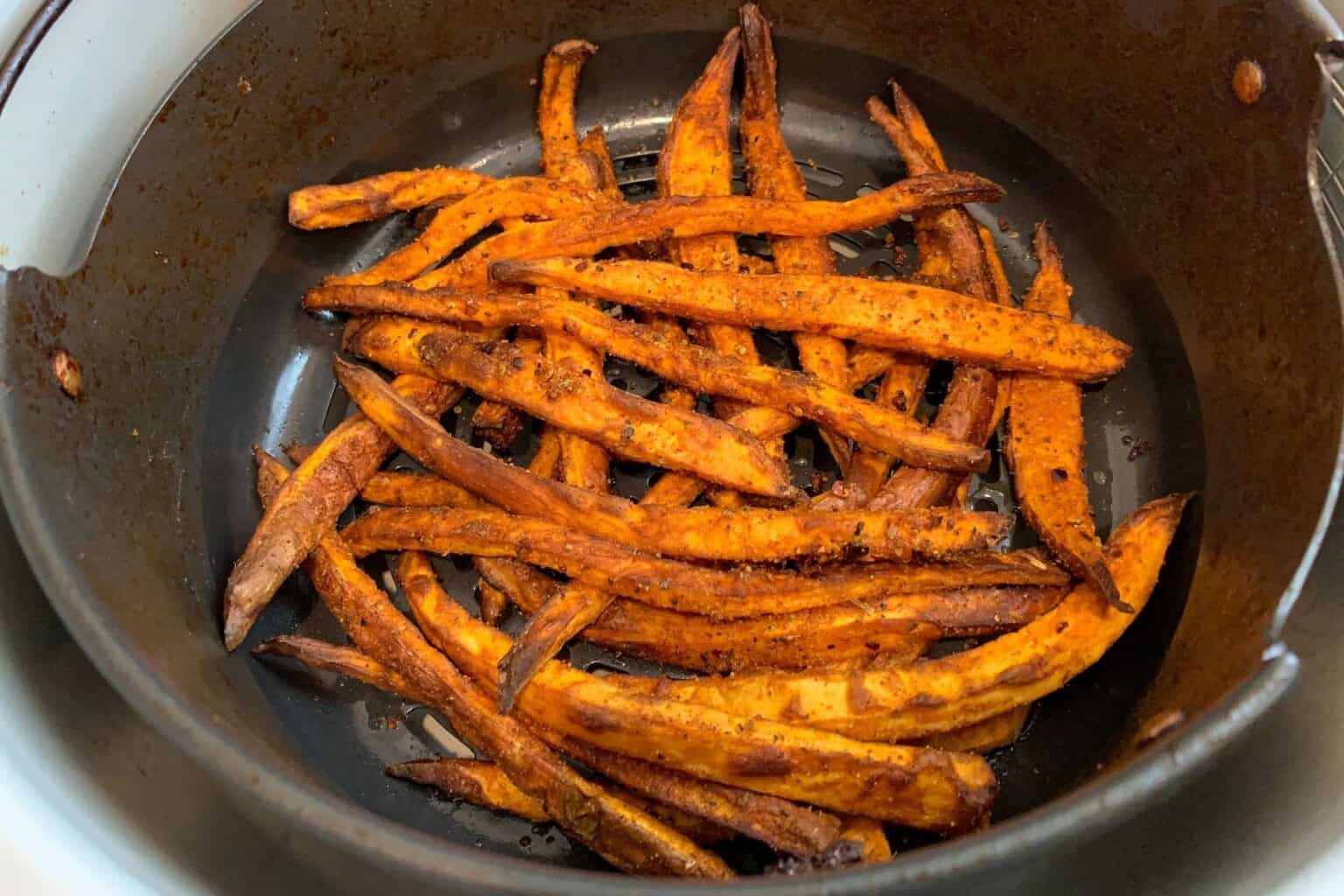 Cajun Seasoned Ninja Foodi Sweet Potato Fries - Kinda ...