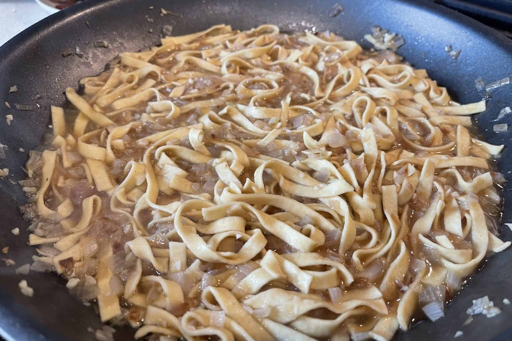 one-pan-creamy-sausage-and-mushroom-carba-nada-pasta