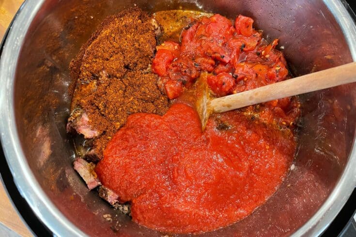 The Best Slow Cooker Texas Chili - Kinda Healthy Recipes